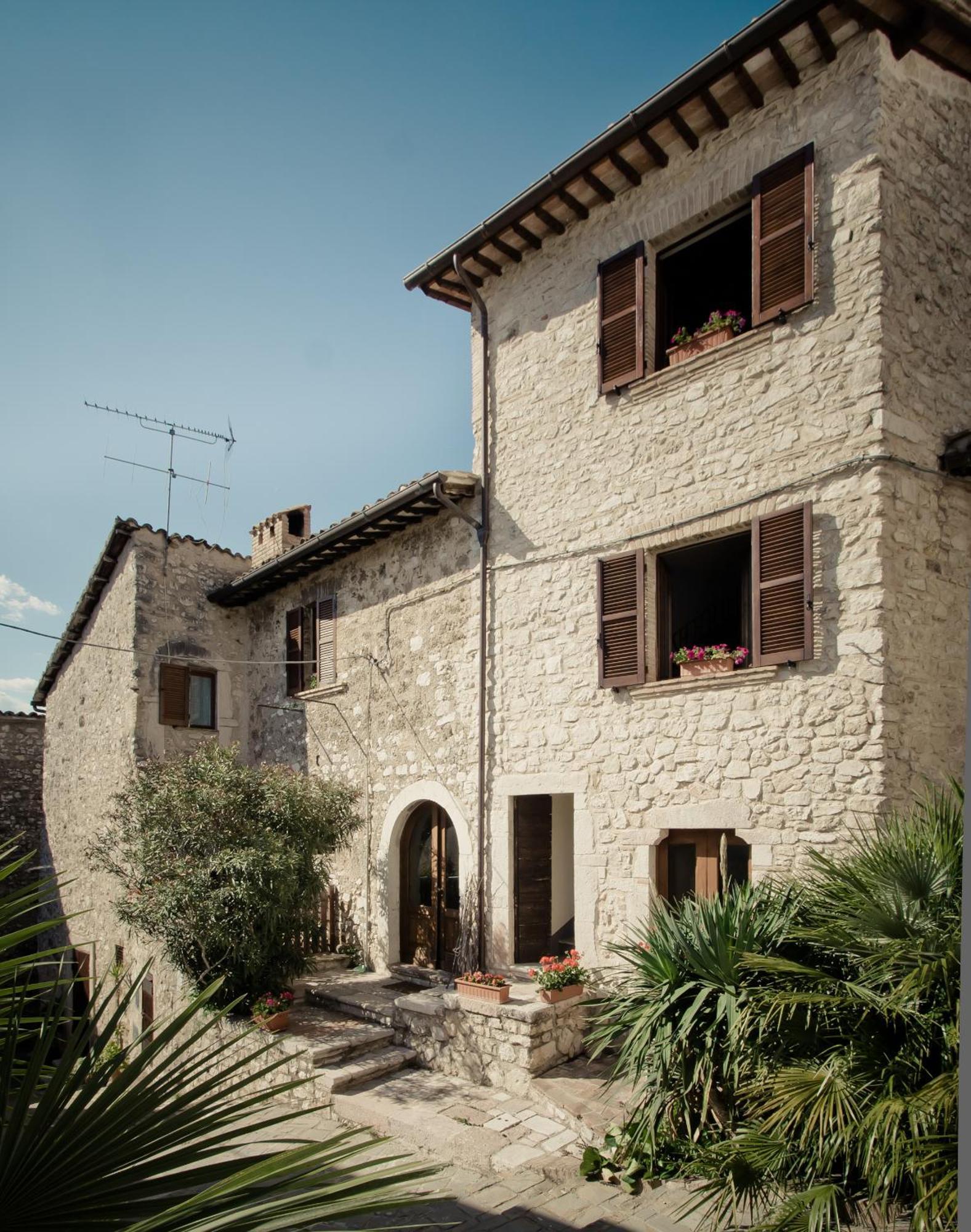 Borgo San Valentino Aparthotel Arrone Exterior photo